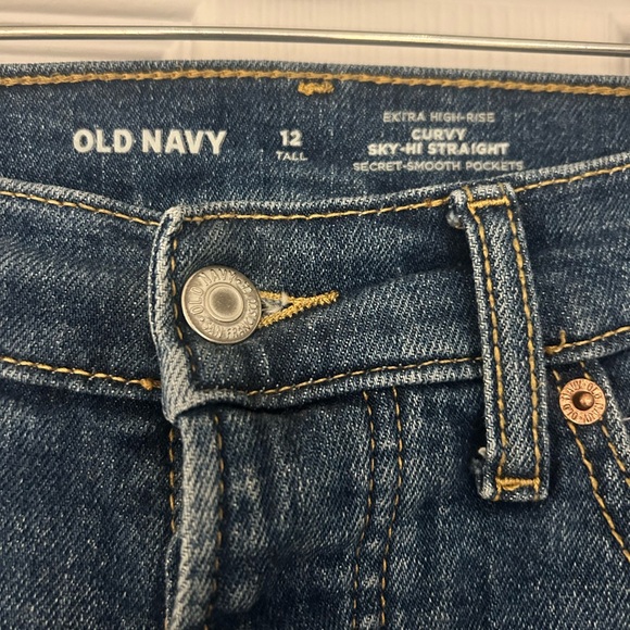 3 for $15 - Bundle 3 items and save - Old Navy curvy sky hi straight jeans - Picture 2 of 2